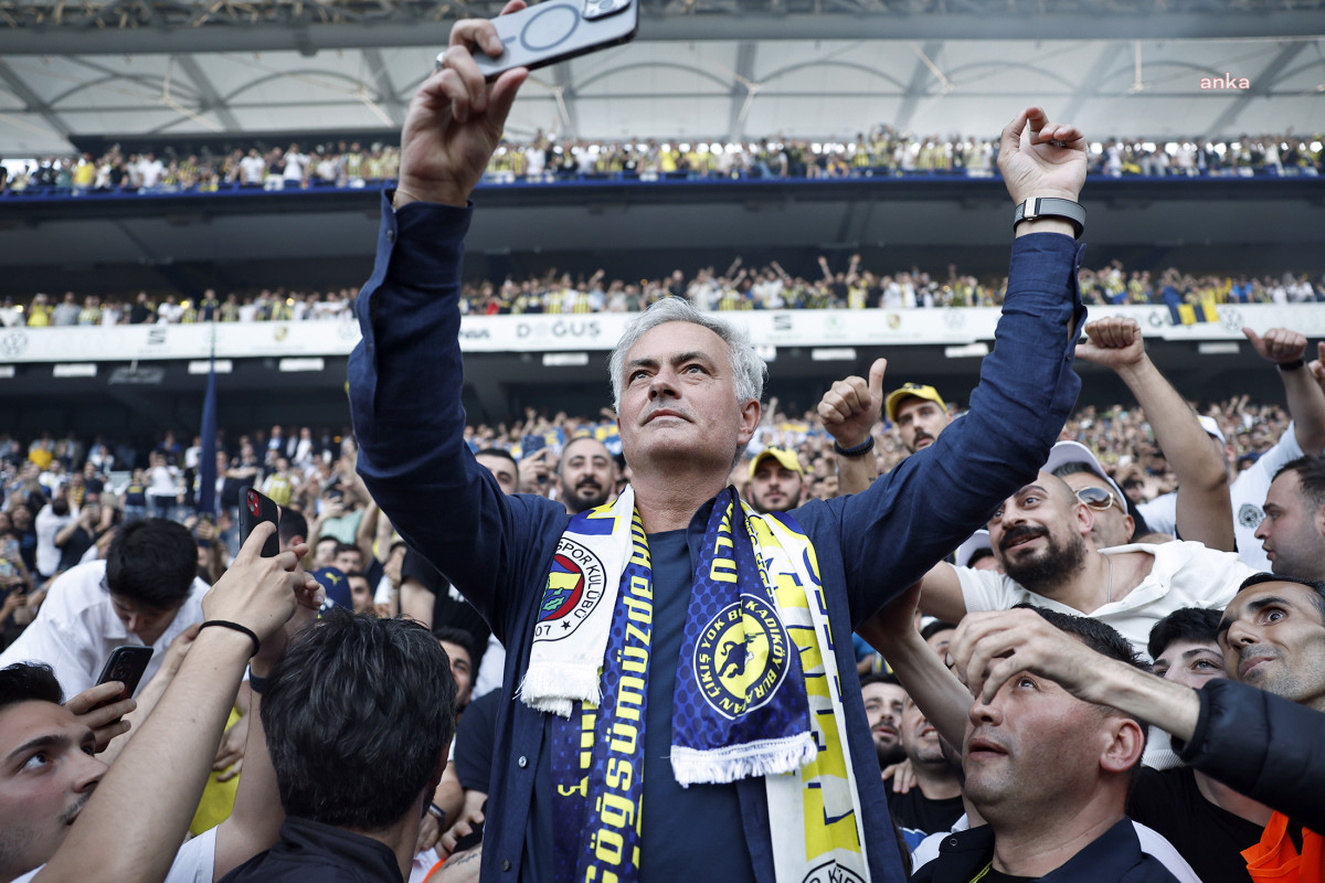 KAP'a bildirildi: Mourinho, Fenerbahçe'den bir sezonda 370 milyon lira alacak