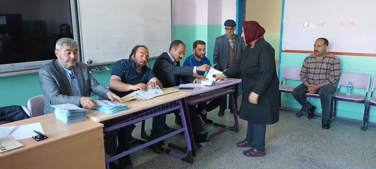 Kayseri’nin Pınarbaşı ilçesinde seçmenler sandık başında